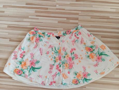 Krátka kvetinová sukňa, gate,m