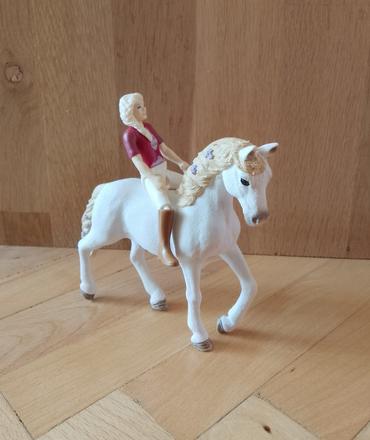 Predam schleich kobylu s jazdcom,