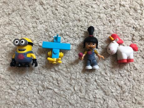 Mega stavebnica mimoni - agnes a bazar hraciek,