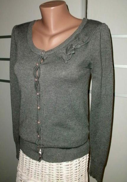 Skvelý svetrík s mašľou - veľ. s-m, s