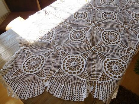 Veľký biely obrus ručne uháčkvaný biely, 