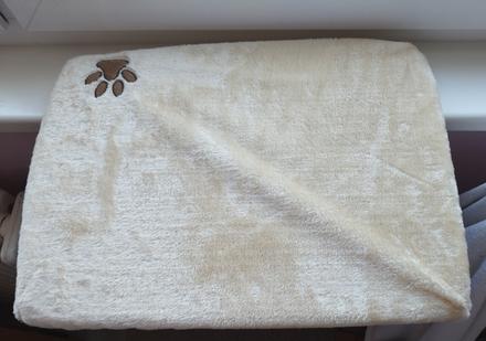 Parapetove lezadlo pre macku plus hracka gratis, 