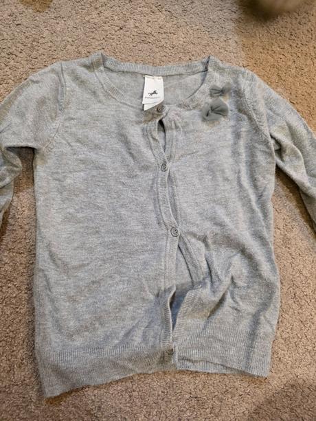 Sivý svetrík 104, c&a,104