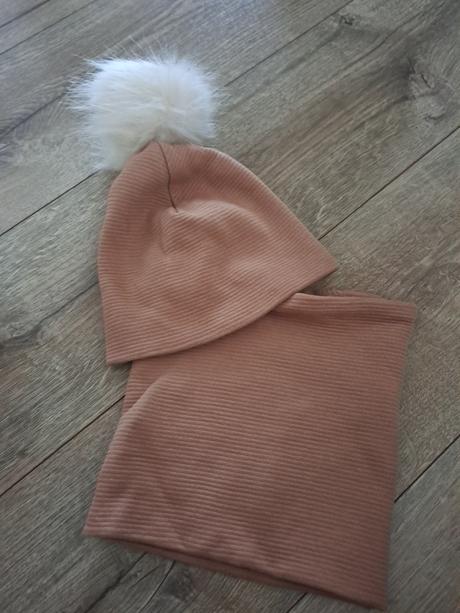 Super set čiapka a nakrčnik, 86