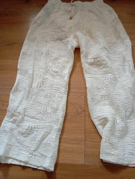 Krasne letné dievcenske nohavice veľkosť 148 cm, zara,146