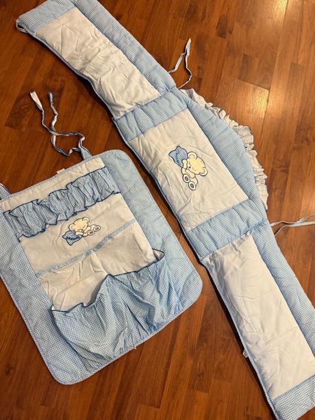 Baldachyn, zábrana do detskej postieľky + vreckár,