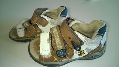 Celokozene sandalky, 23