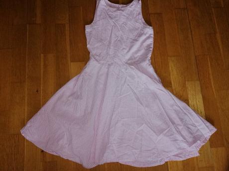 Kockované šaty s vyšitými kvetmi, 140