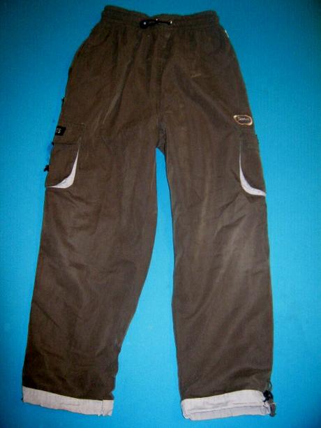 135  podšité športové nohavice, 110