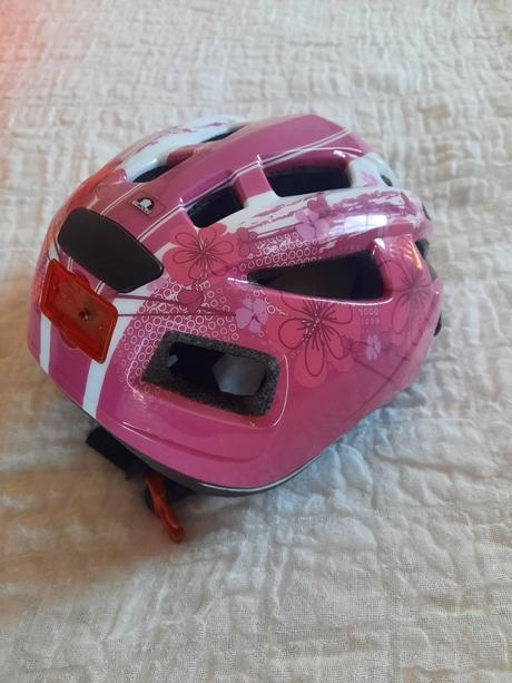 Prilba dievčenská, s