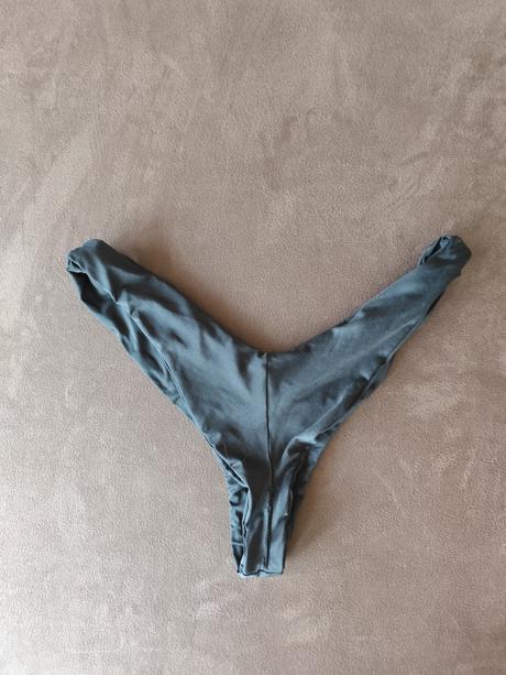 Čierne plavkové bikiny 2ks, veľ l, typ brazil, l