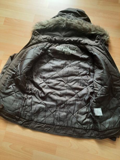 Dámska zimná bunda s kapucňou, m