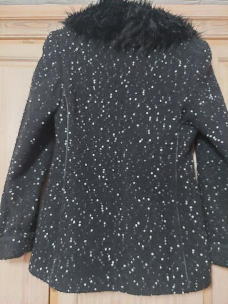 Kabát, 38
