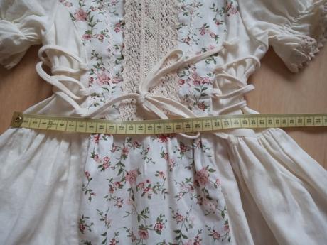 Krásne ľudové šaty pre dievčatko, 104