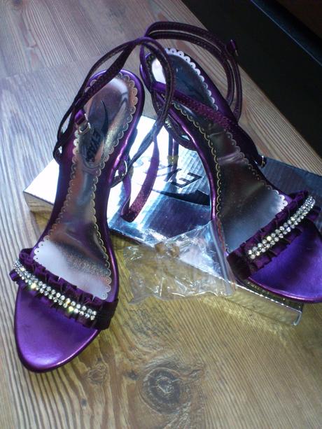Fialové sandále, 37