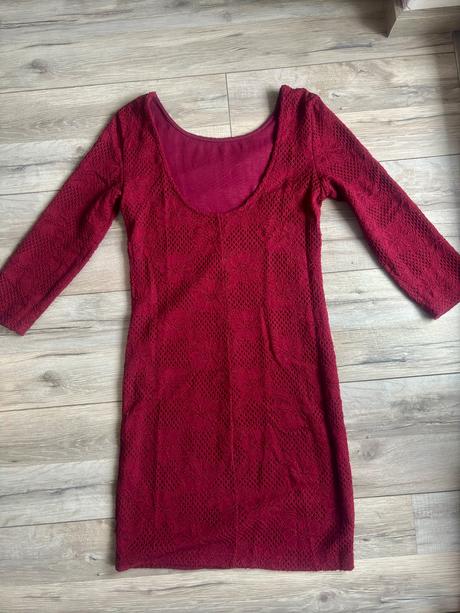 Čipkované šaty s hlbokým výstrihom vzadu, stradivarius,s