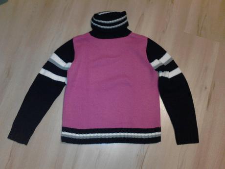 Rolák s čiernymi rukávmi, l