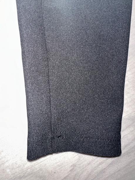 Vrubkovane legíny, s