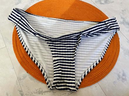 Námornícke bikiny, l