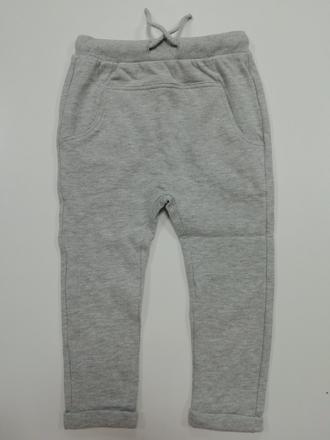 Sivé tepláky, ovs,92