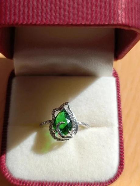 Prsteň z bieleho zlata, 