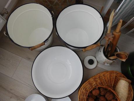 Smaltované na chalupu-do kuchyne,