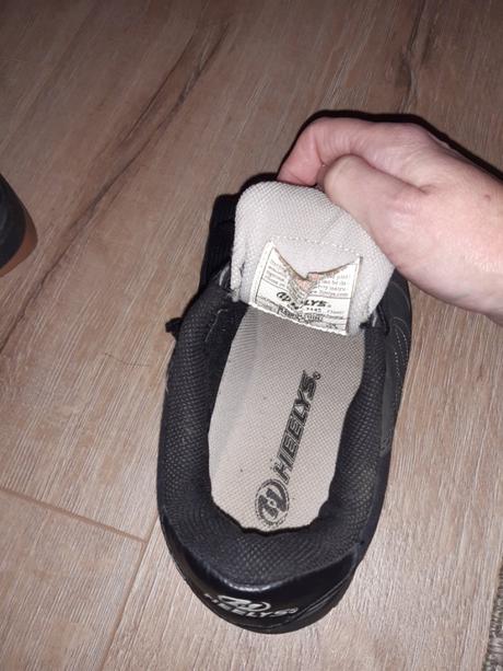 Tenisky na koliečkach, 35