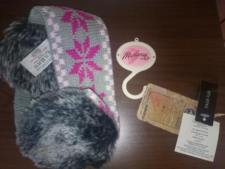 Debenhams kvalitna celenka / klapky na usi, debenhams,104