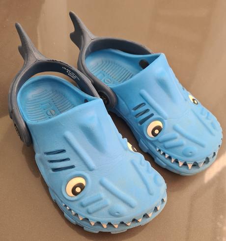 Next crocsy, next,25