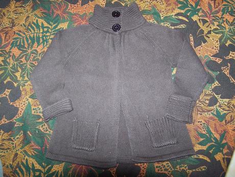 Elegantný tm. hnedý z priadze svetrík s vreckami, kiki&koko,98