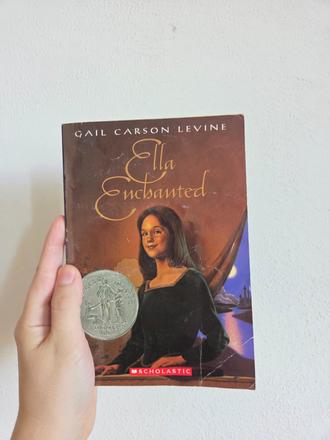 Ella enchanted začarovaná ella anglicky, 