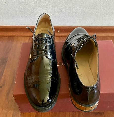 Dámske kožené lakované topánky zn.fiorangelo č.39, 39
