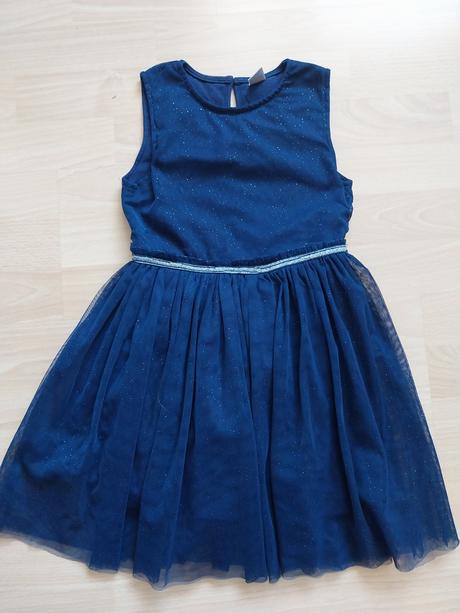 Dievčenské šaty, 128