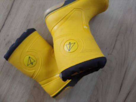 Predam gumene cizmy, lupilu,28