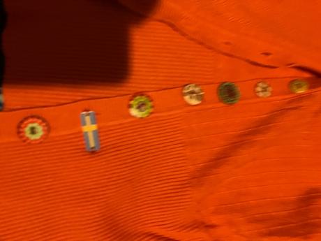 Svetrík farebnými gombíkmi, aeropostale,36