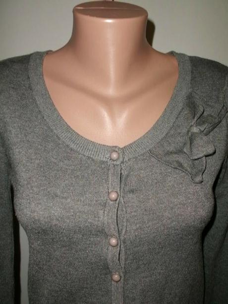 Skvelý svetrík s mašľou - veľ. s-m, s