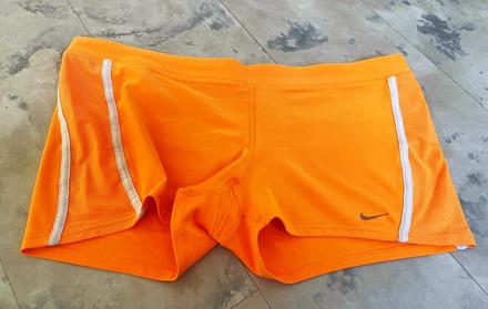 Elastické neónkové šortky, nike,l