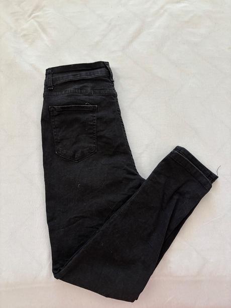 Čierne skinny rifle, s