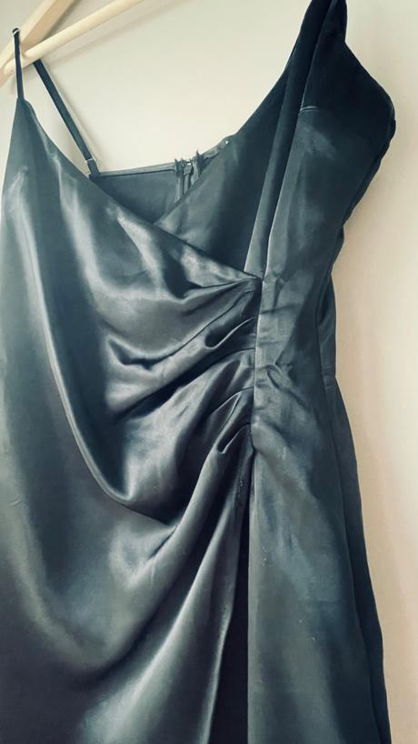 Čierne mini šaty, s