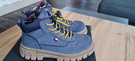 Chlapcenske topanky tommy hilfiger.velkost 31, tommy hilfiger,31