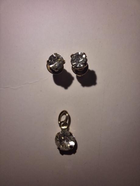 Set šperkov -náušnice, retiazka, prívesky, prstene, sinsay