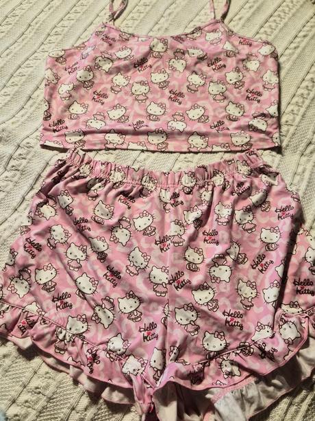 Pyžamo, hello kitty,l