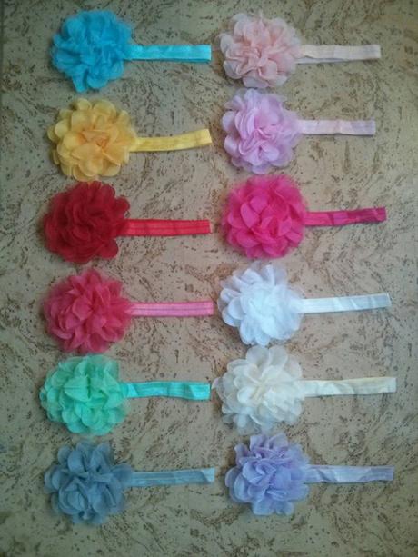 Dievčenská čelenka s kvetom na šnúrke, 