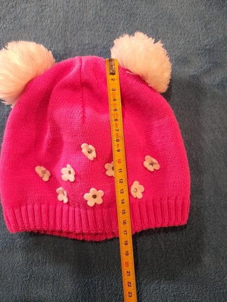 Ružová čiapka s kvetinkami, 110