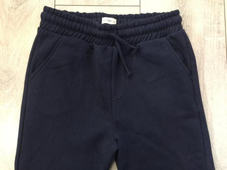 Chlapčenske teplaky 9-10 rokov, f&f,140