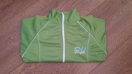 Športová mikina v.134/140, 134