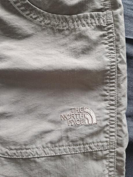 North face funkcne sortky, 38