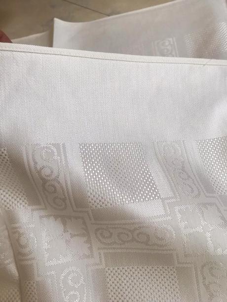 Slávnostný damaškový obrus 100 x 100,