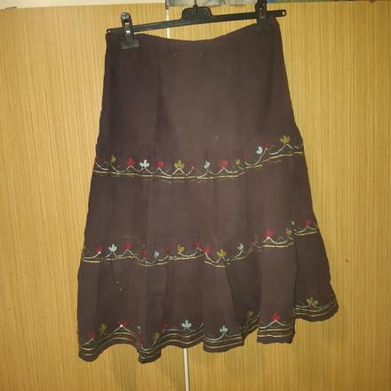 Dievčenska suknicka, 146