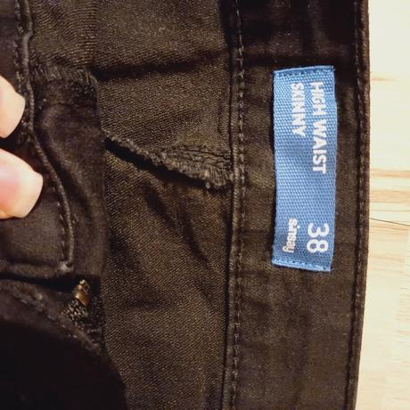 Kratasy s vysokym pásom, sinsay,s